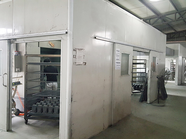 静电喷粉车间