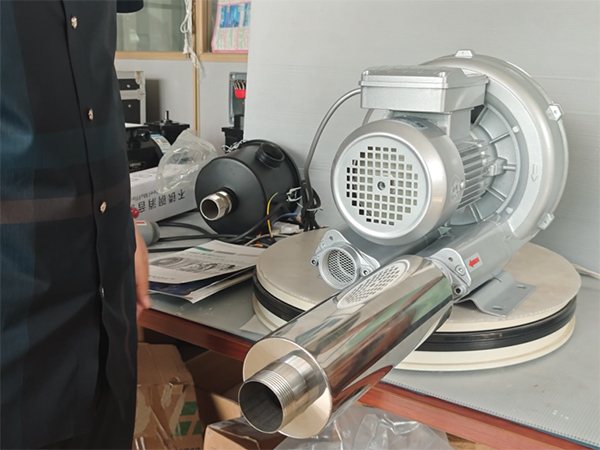 实验室实拍高压鼓风机...